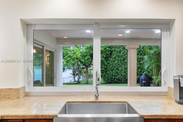 7111 Bamboo St, Miami Lakes, FL 33014