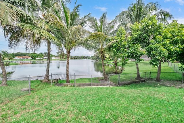 7111 Bamboo St, Miami Lakes, FL 33014