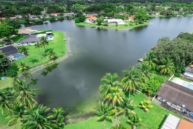 7111 Bamboo St, Miami Lakes, FL 33014