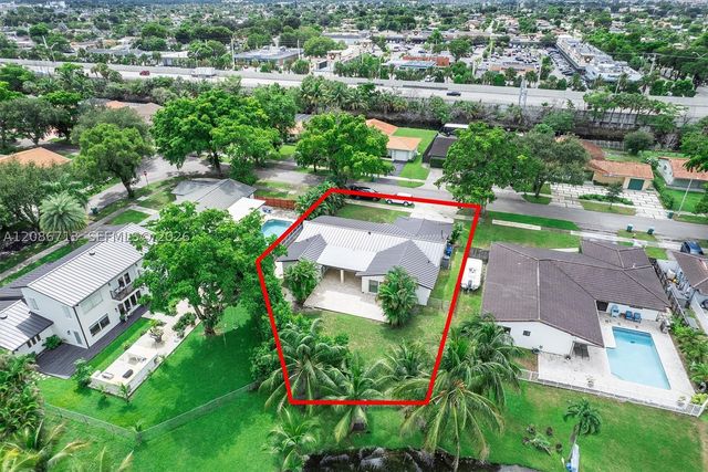 7111 Bamboo St, Miami Lakes, FL 33014