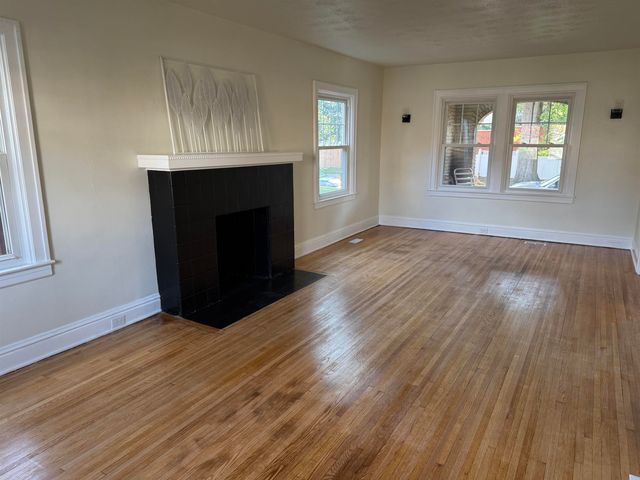 1010 13th Street, Huntington, WV 25701
