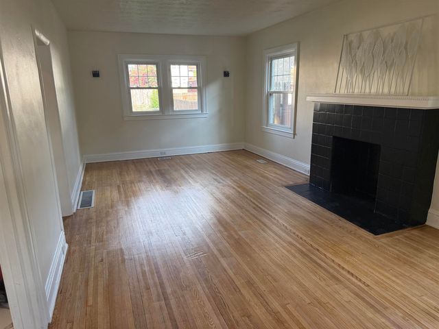 1010 13th Street, Huntington, WV 25701
