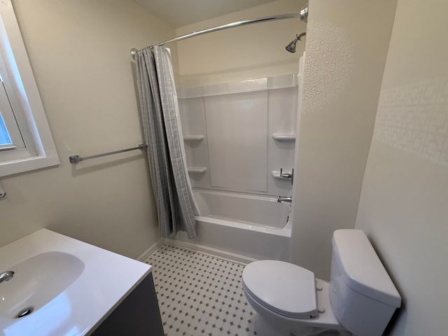 1010 13th Street, Huntington, WV 25701