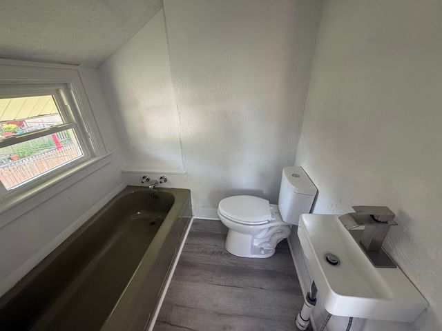 1010 13th Street, Huntington, WV 25701