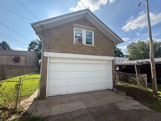 1010 13th Street, Huntington, WV 25701