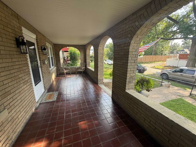1010 13th Street, Huntington, WV 25701