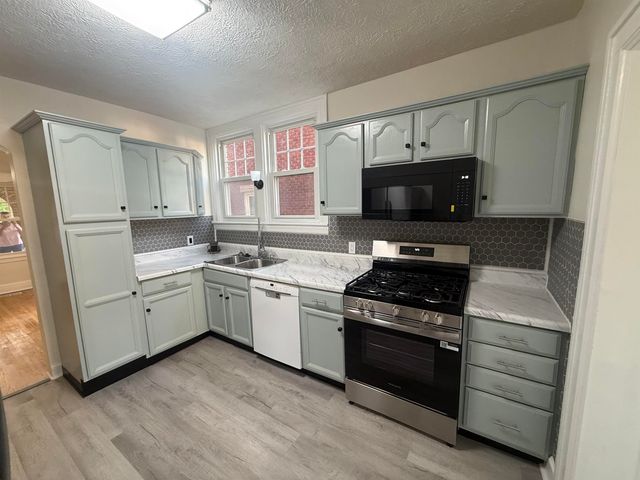 1010 13th Street, Huntington, WV 25701