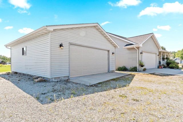 5056 SNAPDRAGON CIRCLE, Little Suamico, WI 54141