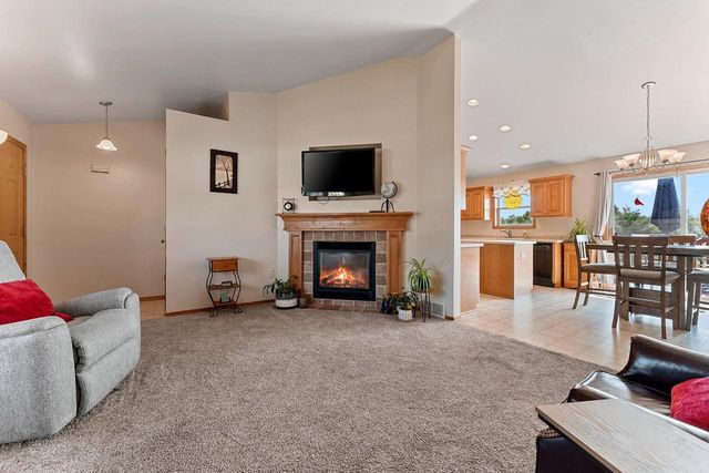 5056 SNAPDRAGON CIRCLE, Little Suamico, WI 54141