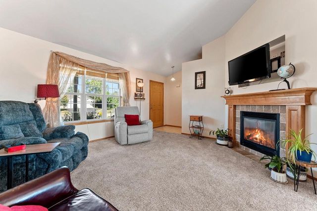 5056 SNAPDRAGON CIRCLE, Little Suamico, WI 54141