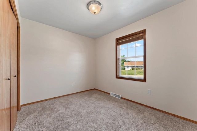 5056 SNAPDRAGON CIRCLE, Little Suamico, WI 54141