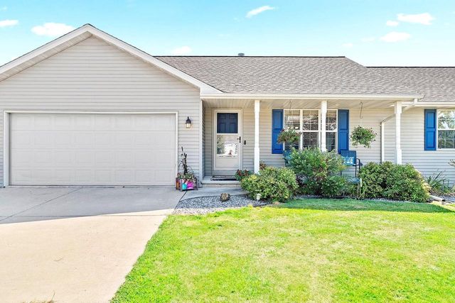 5056 SNAPDRAGON CIRCLE, Little Suamico, WI 54141
