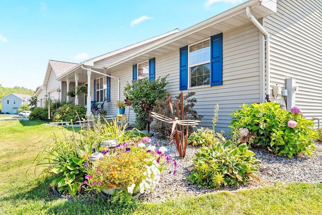 5056 SNAPDRAGON CIRCLE, Little Suamico, WI 54141