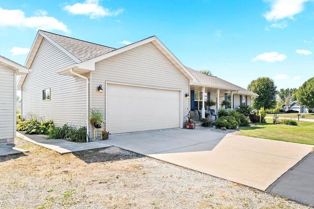 5056 SNAPDRAGON CIRCLE, Little Suamico, WI 54141