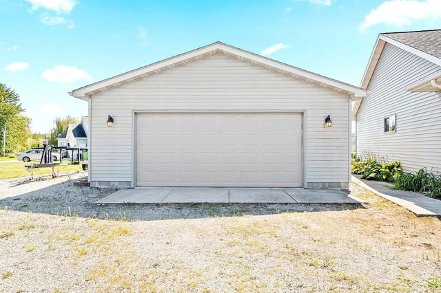 5056 SNAPDRAGON CIRCLE, Little Suamico, WI 54141