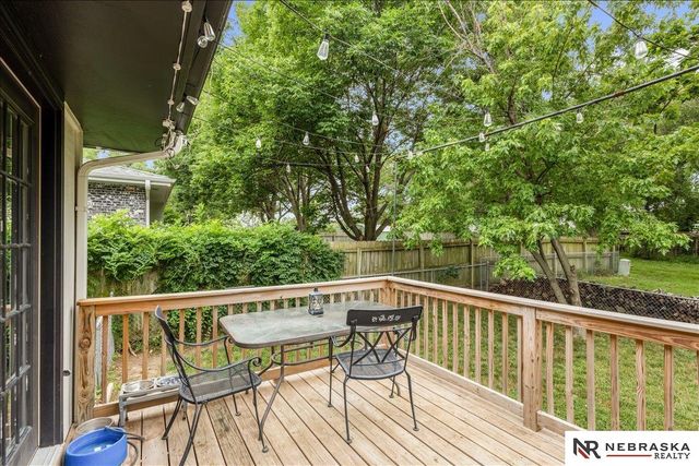 5615 Hallcliffe Court, Lincoln, NE 68516
