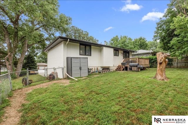 5615 Hallcliffe Court, Lincoln, NE 68516