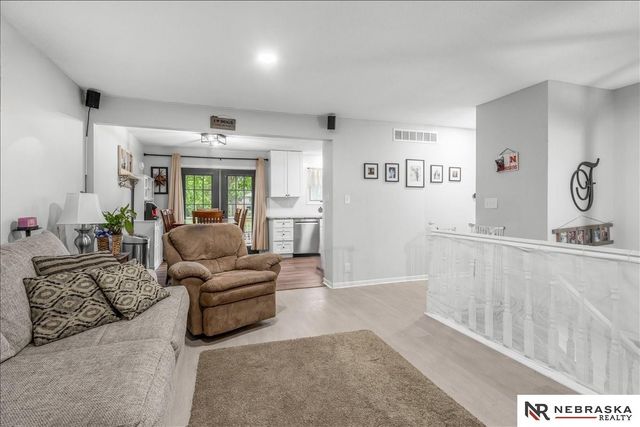 5615 Hallcliffe Court, Lincoln, NE 68516