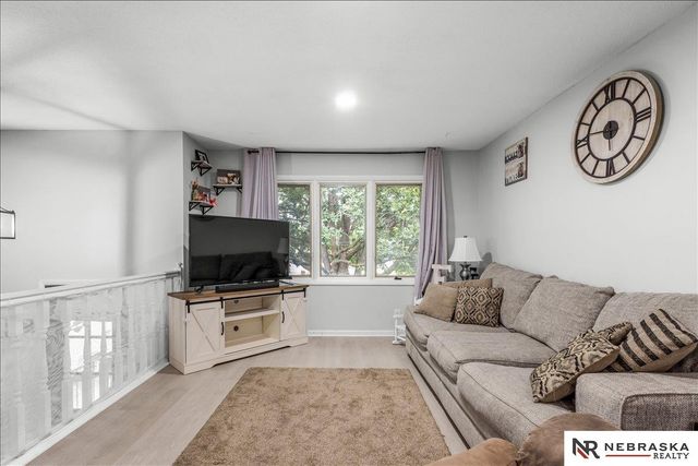 5615 Hallcliffe Court, Lincoln, NE 68516