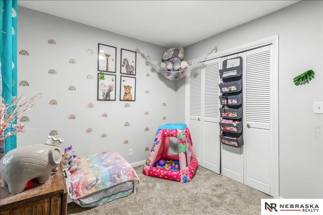 5615 Hallcliffe Court, Lincoln, NE 68516