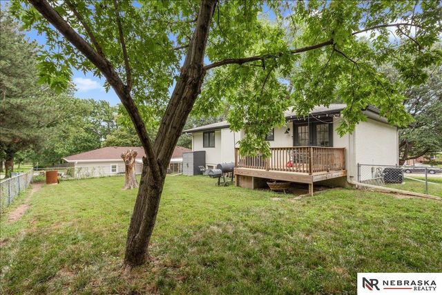 5615 Hallcliffe Court, Lincoln, NE 68516
