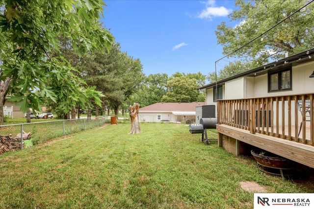5615 Hallcliffe Court, Lincoln, NE 68516
