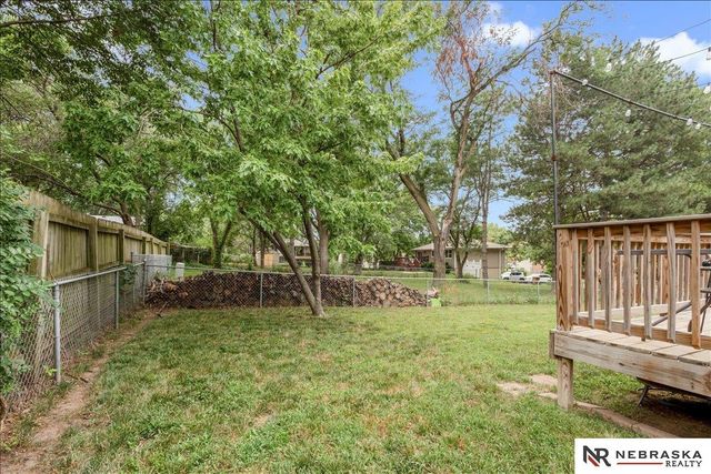 5615 Hallcliffe Court, Lincoln, NE 68516