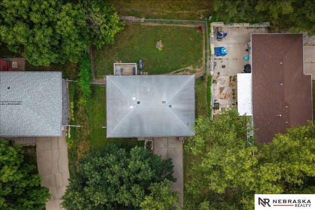5615 Hallcliffe Court, Lincoln, NE 68516