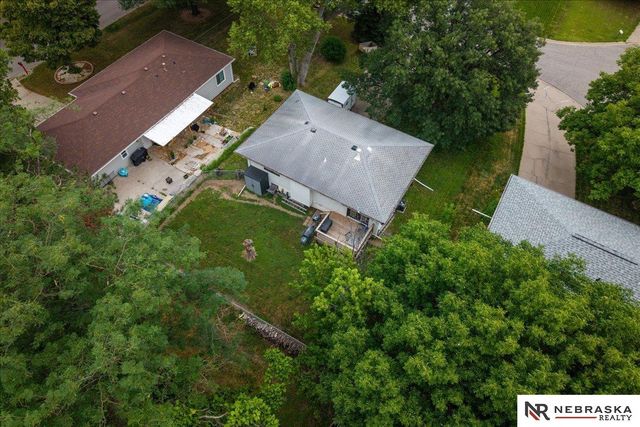 5615 Hallcliffe Court, Lincoln, NE 68516