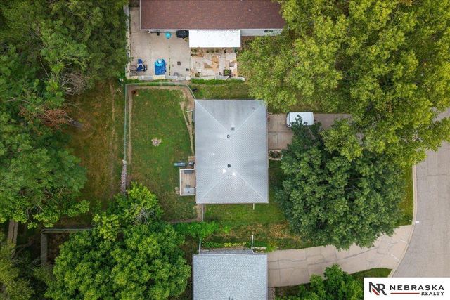 5615 Hallcliffe Court, Lincoln, NE 68516