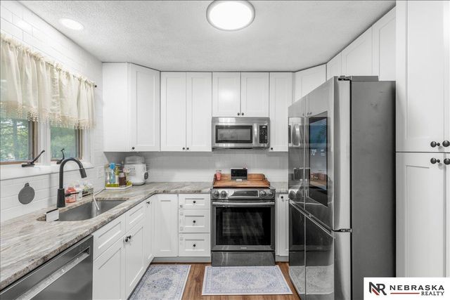 5615 Hallcliffe Court, Lincoln, NE 68516