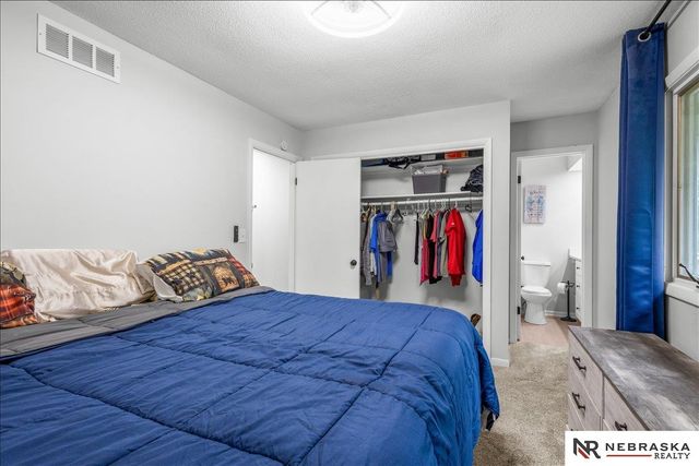 5615 Hallcliffe Court, Lincoln, NE 68516