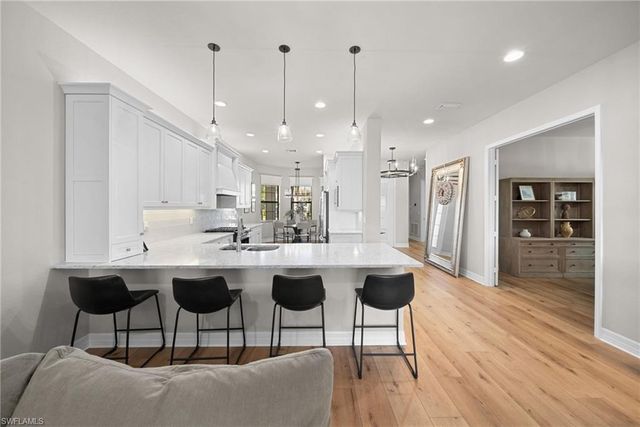 4481 Aurora ST, Naples, FL 34119