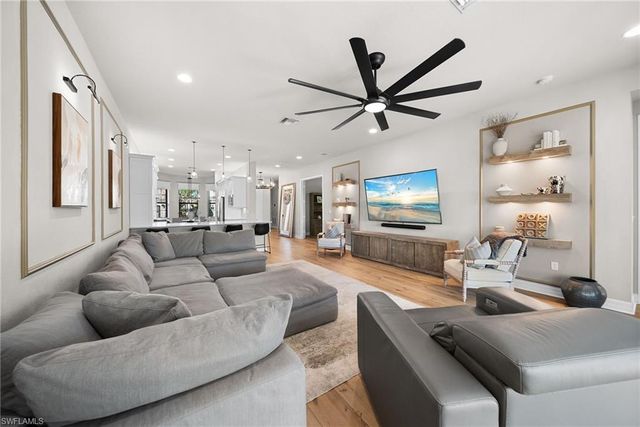 4481 Aurora ST, Naples, FL 34119