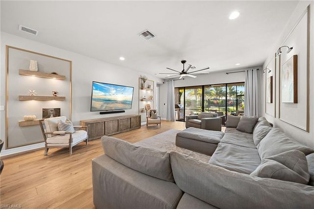 4481 Aurora ST, Naples, FL 34119