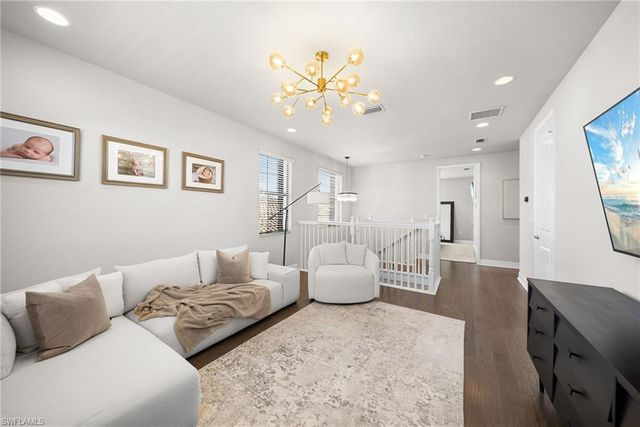 4481 Aurora ST, Naples, FL 34119