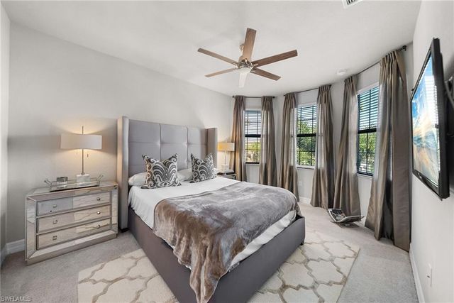 4481 Aurora ST, Naples, FL 34119