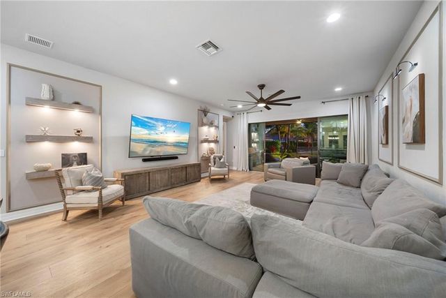 4481 Aurora ST, Naples, FL 34119