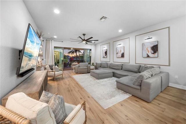 4481 Aurora ST, Naples, FL 34119