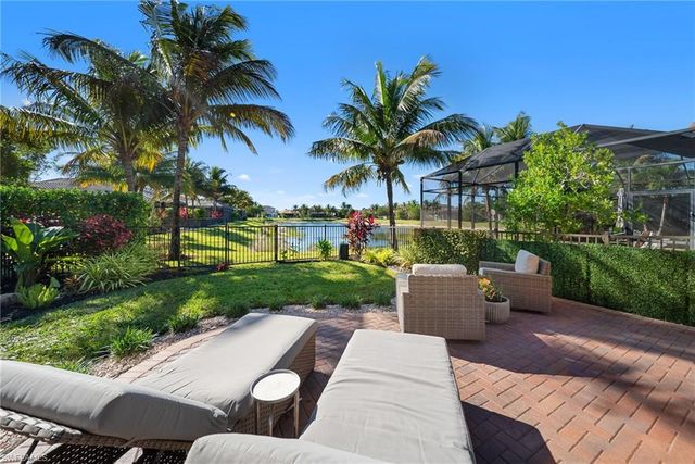 4481 Aurora ST, Naples, FL 34119