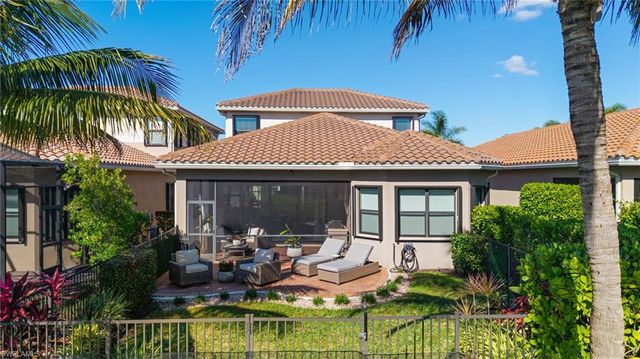 4481 Aurora ST, Naples, FL 34119