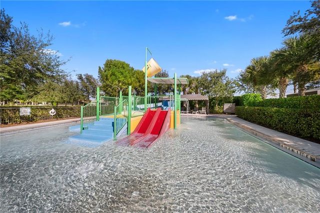 4481 Aurora ST, Naples, FL 34119