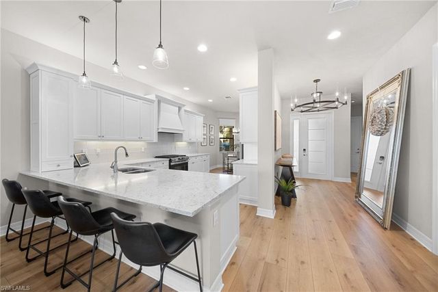 4481 Aurora ST, Naples, FL 34119