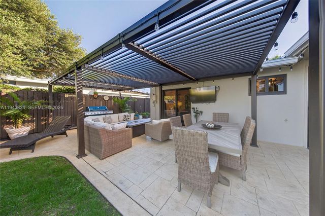 371 SE 3rd St, Pompano Beach, FL 33060