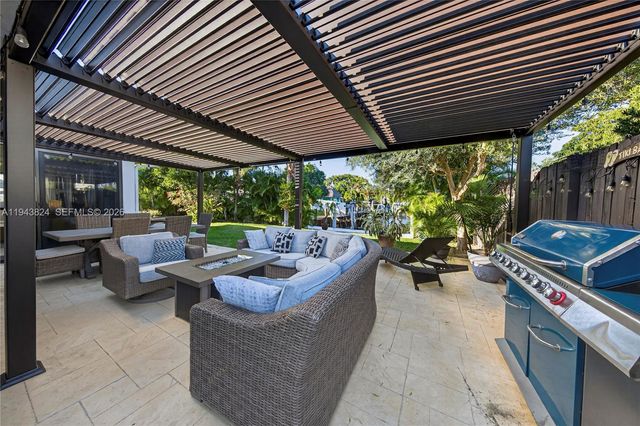 371 SE 3rd St, Pompano Beach, FL 33060