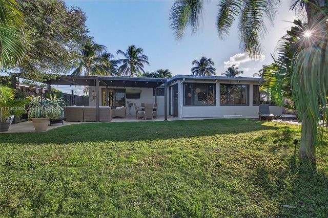 371 SE 3rd St, Pompano Beach, FL 33060