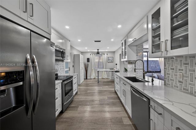 371 SE 3rd St, Pompano Beach, FL 33060