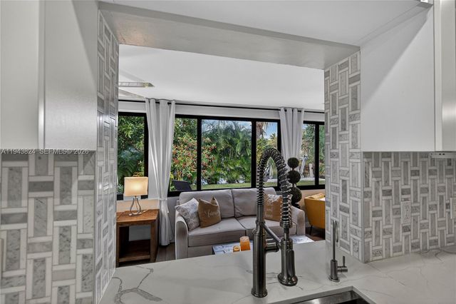 371 SE 3rd St, Pompano Beach, FL 33060