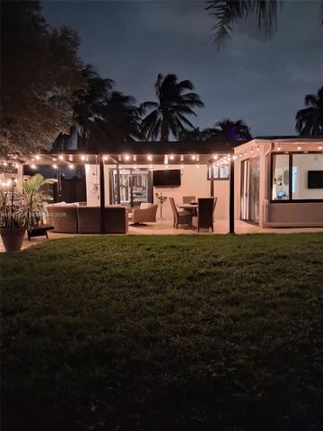 371 SE 3rd St, Pompano Beach, FL 33060