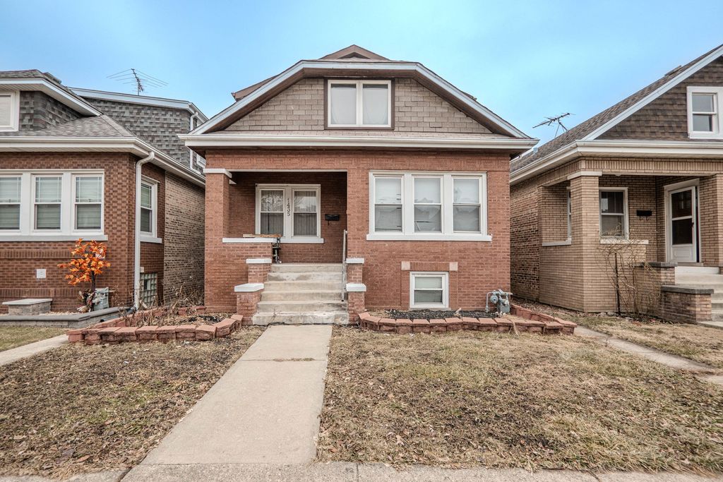 1435 Grove Avenue, Berwyn, IL 60402